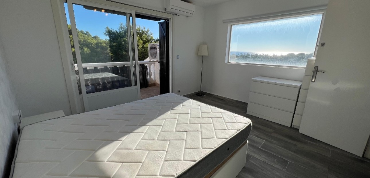 Sale - Townhouse -
Los Altos