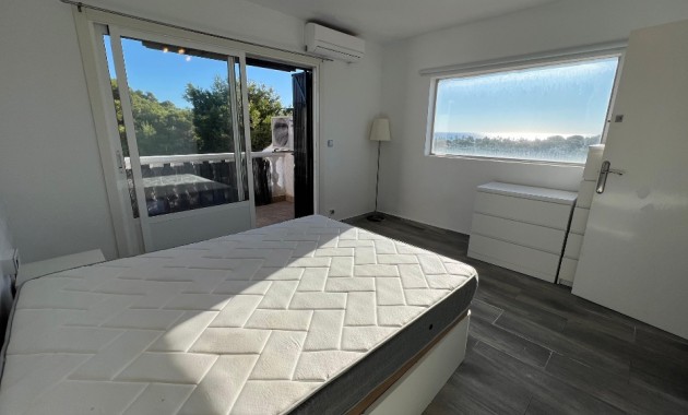 Sale - Townhouse -
Los Altos