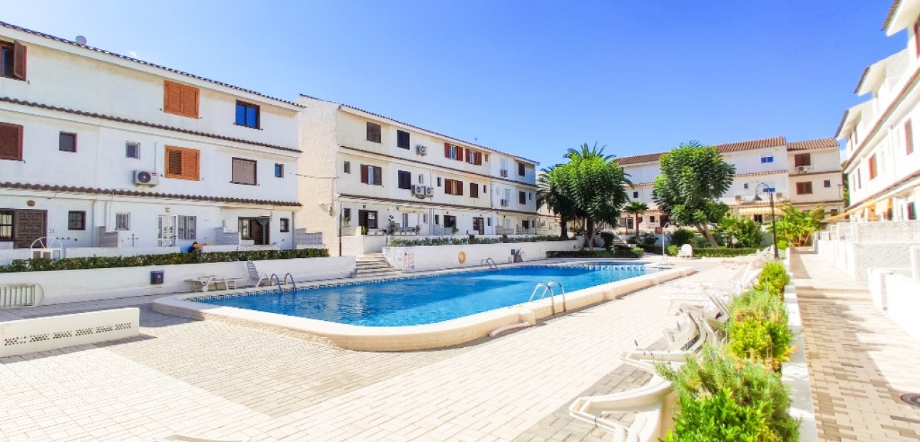 Sale - Townhouse -
Los Altos