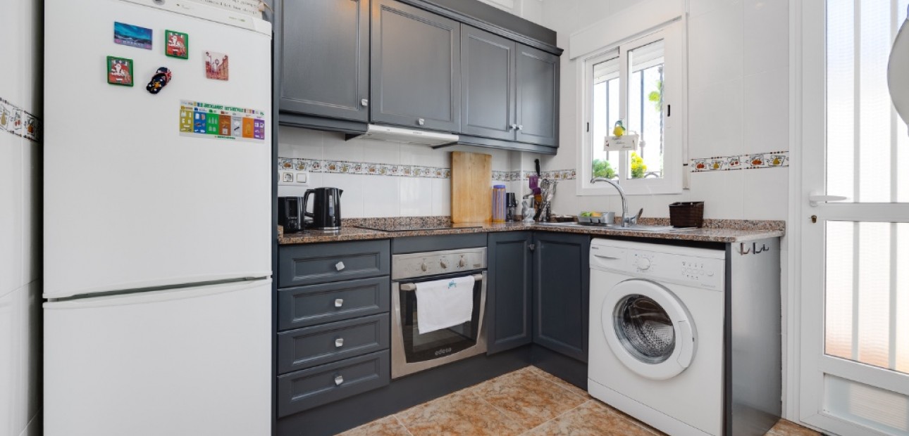 Herverkoop - Herenhuis -
Punta Prima