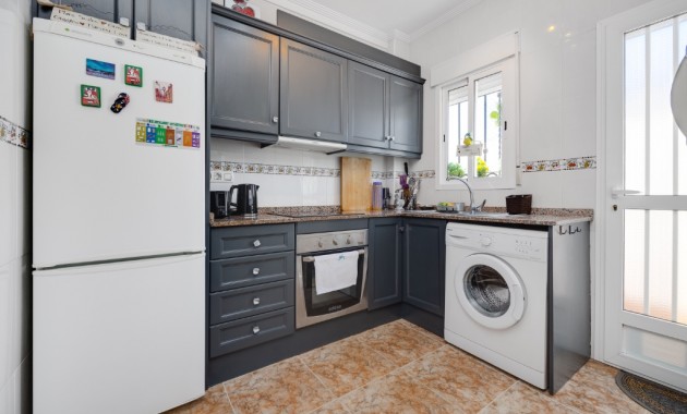 Herverkoop - Herenhuis -
Punta Prima