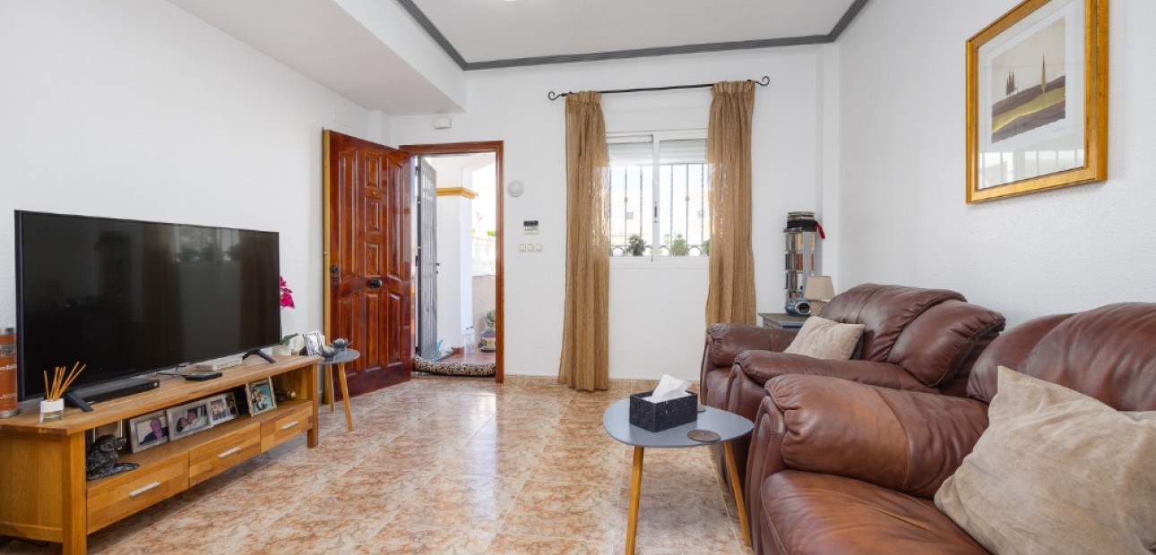 Herverkoop - Herenhuis -
Punta Prima