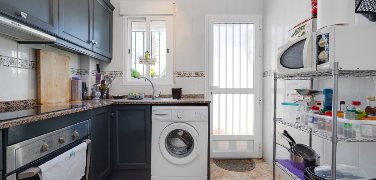 Herverkoop - Herenhuis -
Punta Prima