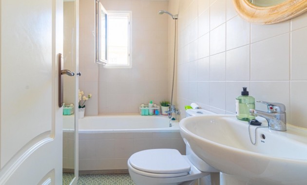 Herverkoop - Appartement / flat -
Torrevieja - La veleta