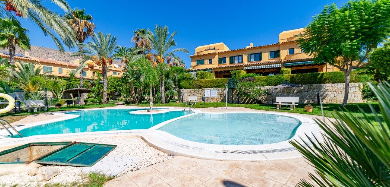 Herverkoop - Adosado -
Finestrat