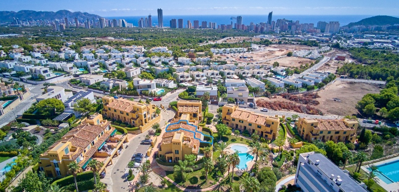 Herverkoop - Adosado -
Finestrat