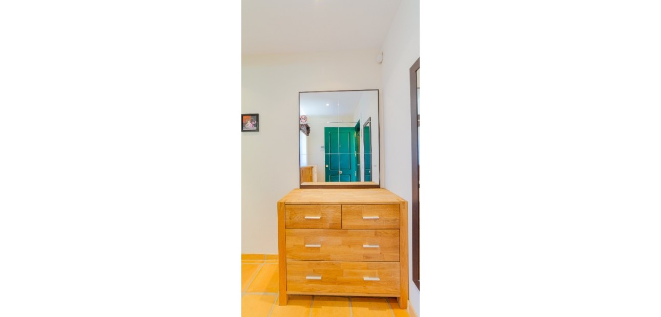 Herverkoop - Adosado -
Finestrat