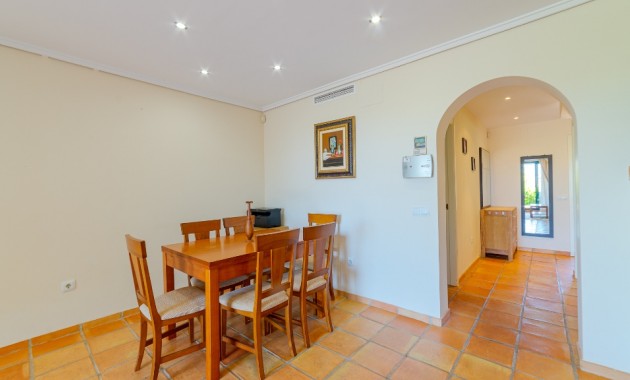 Herverkoop - Adosado -
Finestrat