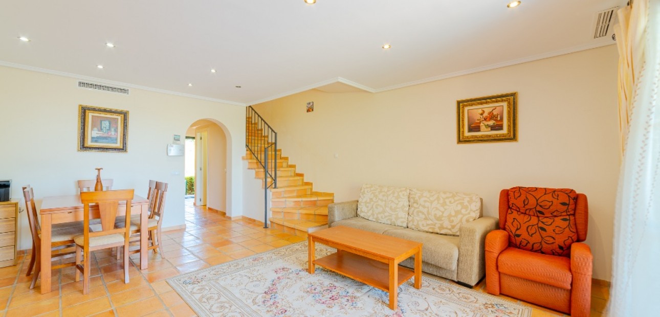 Herverkoop - Adosado -
Finestrat