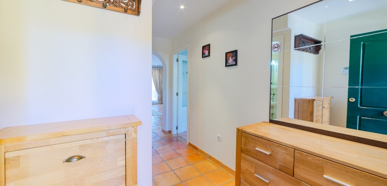 Herverkoop - Adosado -
Finestrat