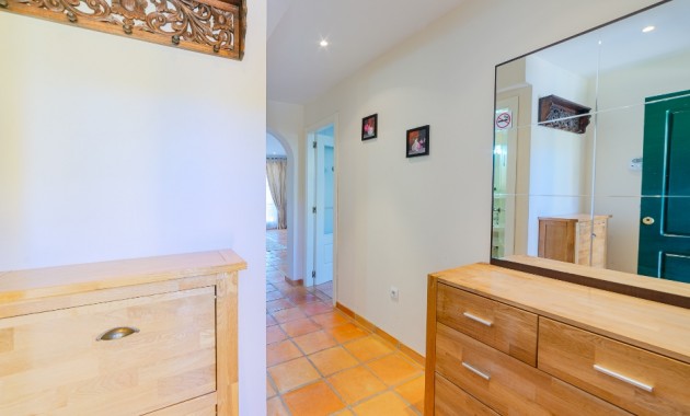 Herverkoop - Adosado -
Finestrat