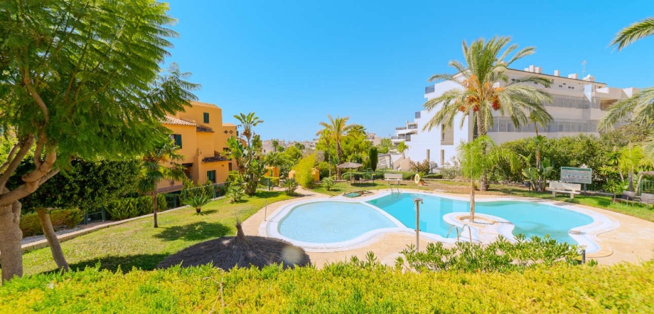 Herverkoop - Adosado -
Finestrat