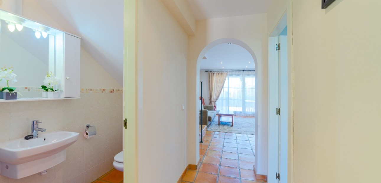 Herverkoop - Adosado -
Finestrat