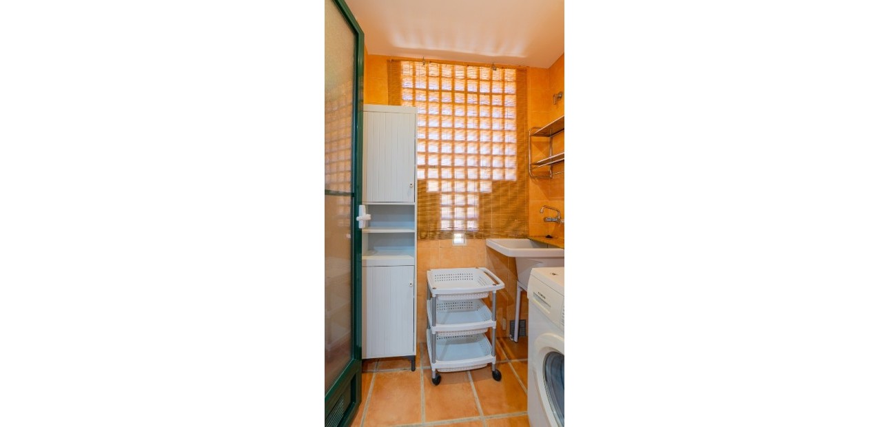 Herverkoop - Adosado -
Finestrat