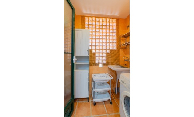 Herverkoop - Adosado -
Finestrat