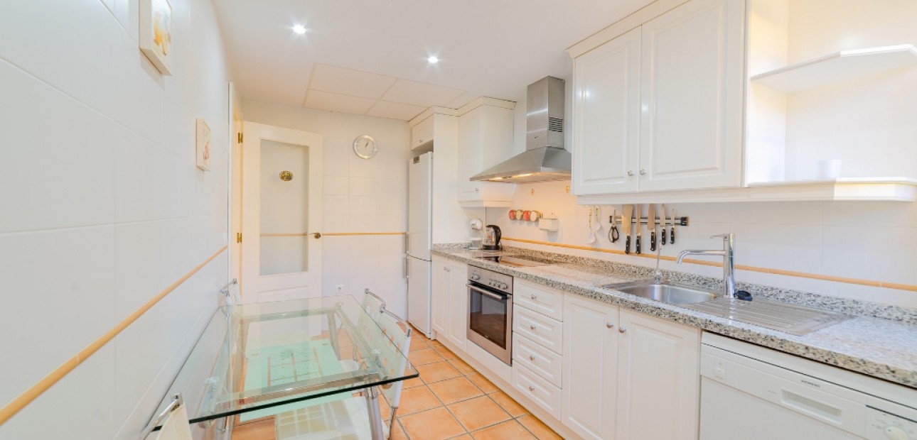 Herverkoop - Adosado -
Finestrat