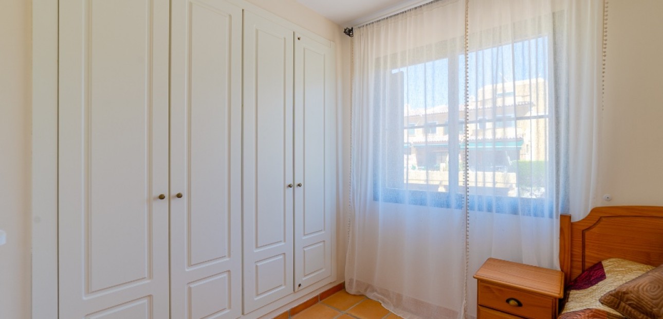 Herverkoop - Adosado -
Finestrat