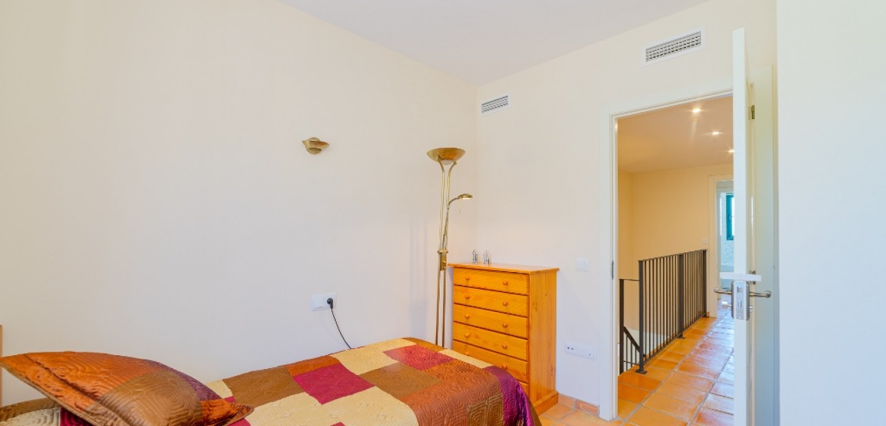 Herverkoop - Adosado -
Finestrat