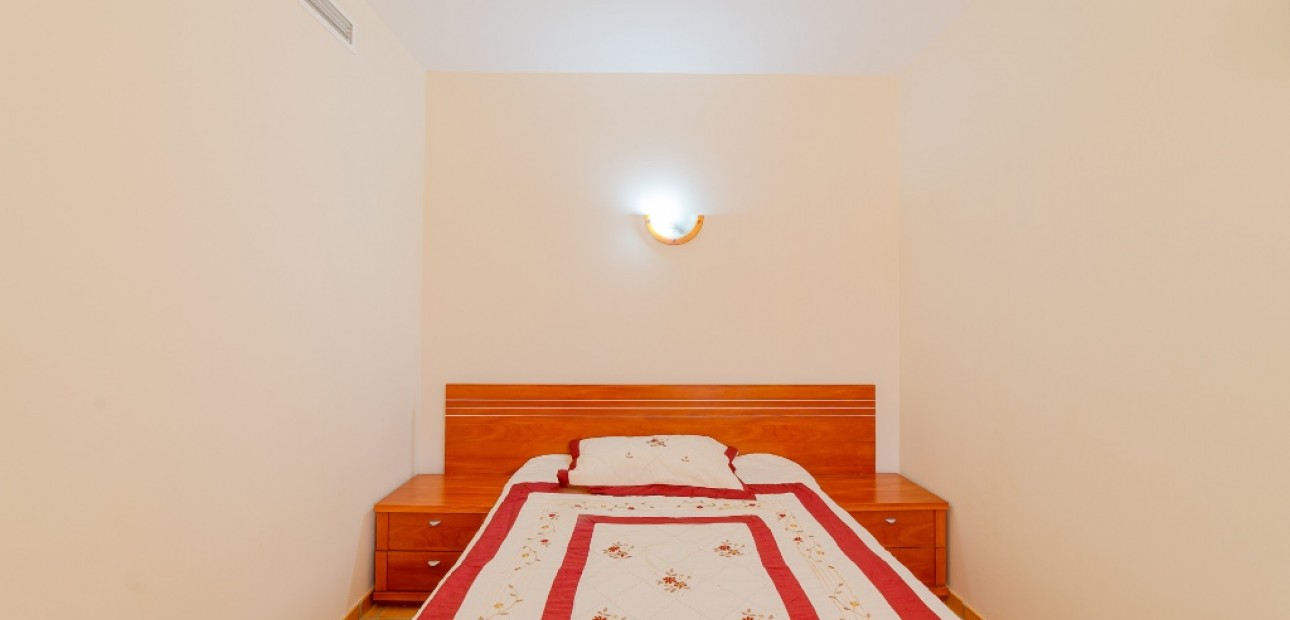 Herverkoop - Adosado -
Finestrat