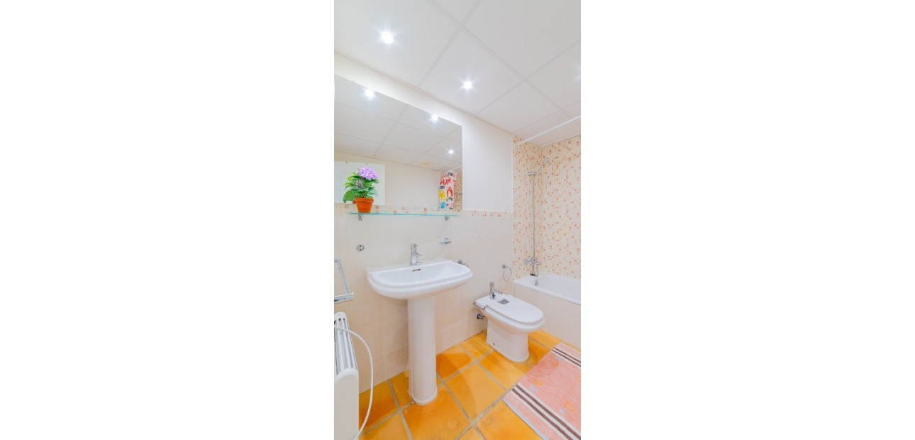 Herverkoop - Adosado -
Finestrat