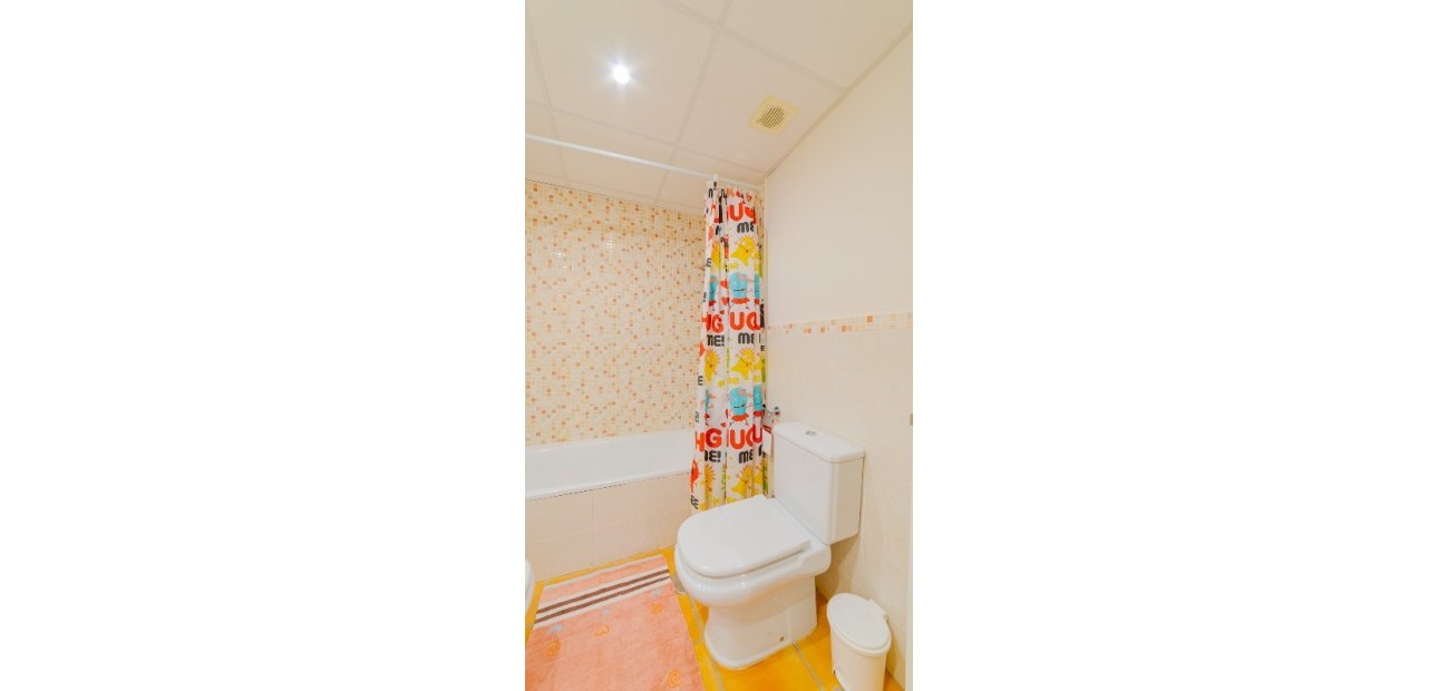 Herverkoop - Adosado -
Finestrat