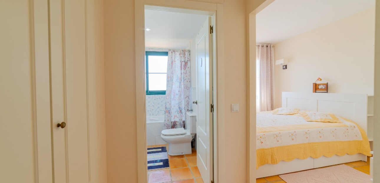 Herverkoop - Adosado -
Finestrat