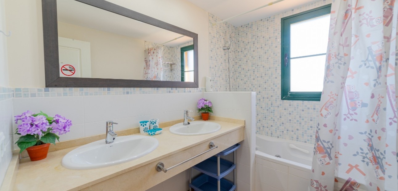 Herverkoop - Adosado -
Finestrat