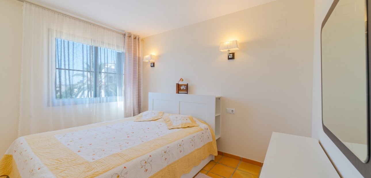 Herverkoop - Adosado -
Finestrat