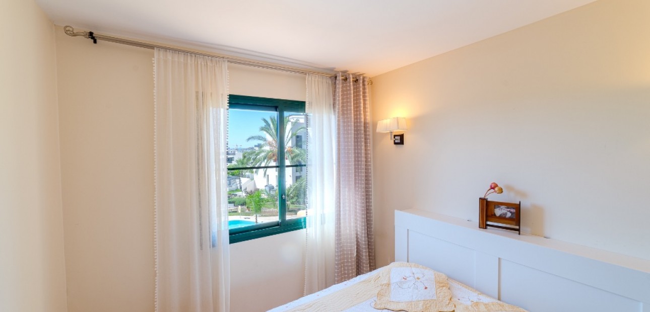 Herverkoop - Adosado -
Finestrat