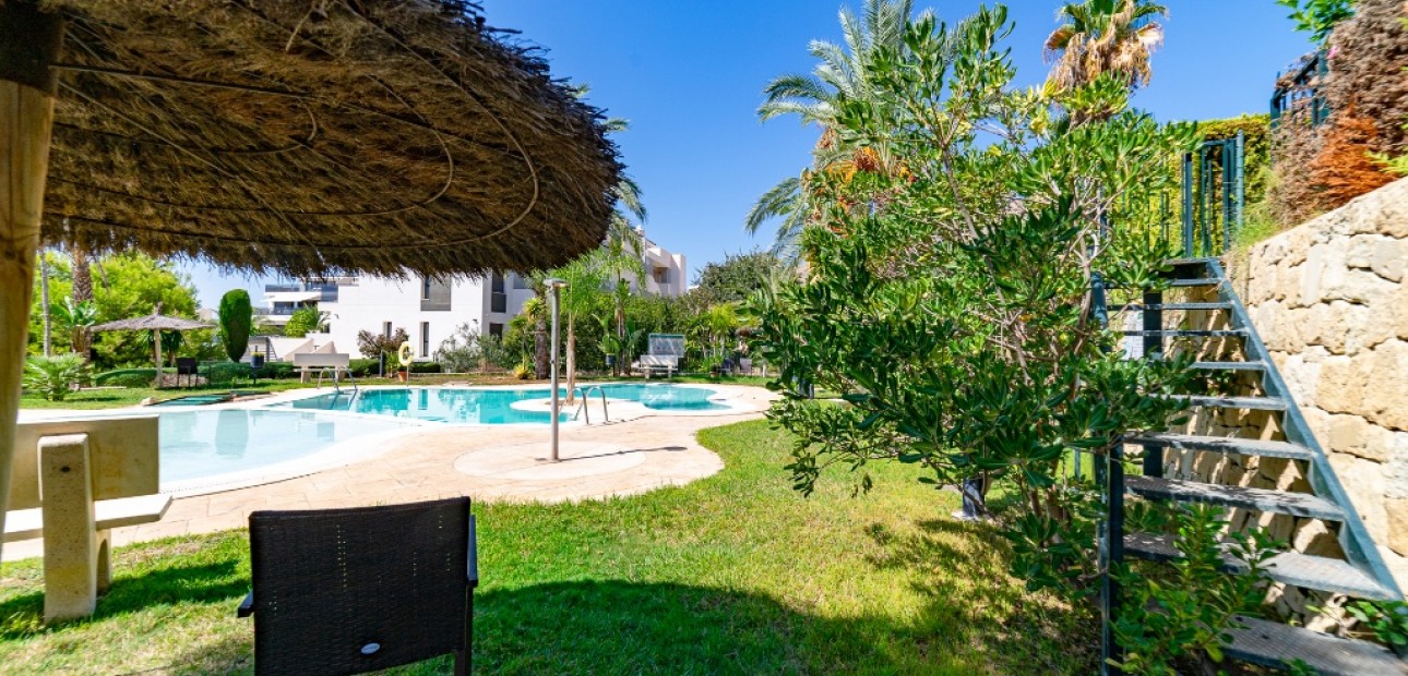 Herverkoop - Adosado -
Finestrat