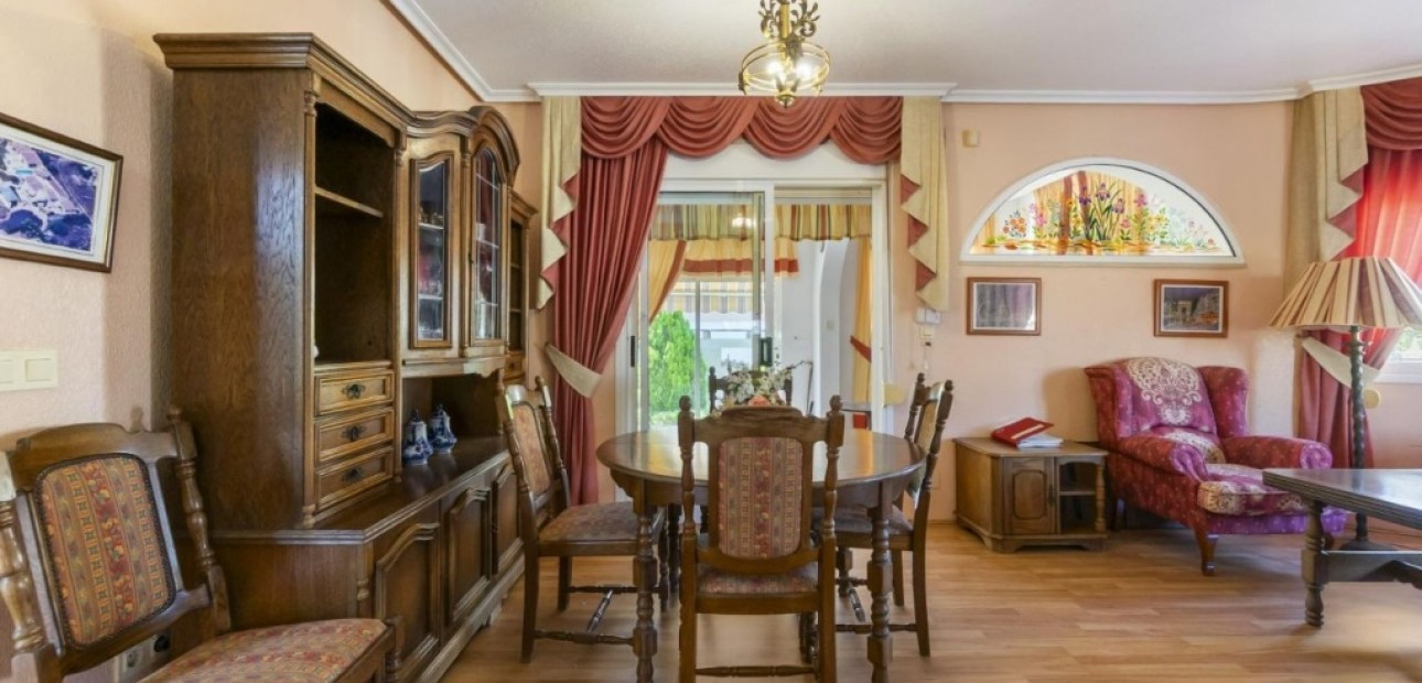 Sale - Villa -
Ciudad Quesada