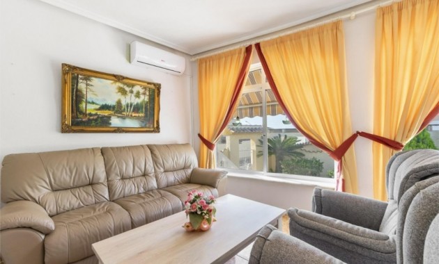 Sale - Villa -
Ciudad Quesada