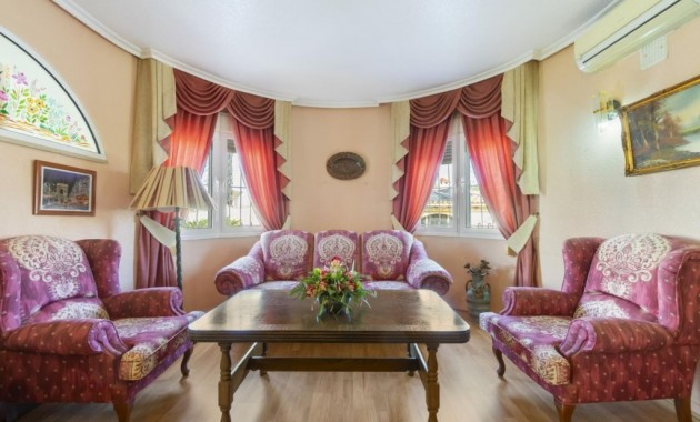 Sale - Villa -
Ciudad Quesada