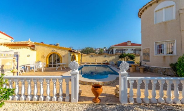 Sale - Villa -
Ciudad Quesada