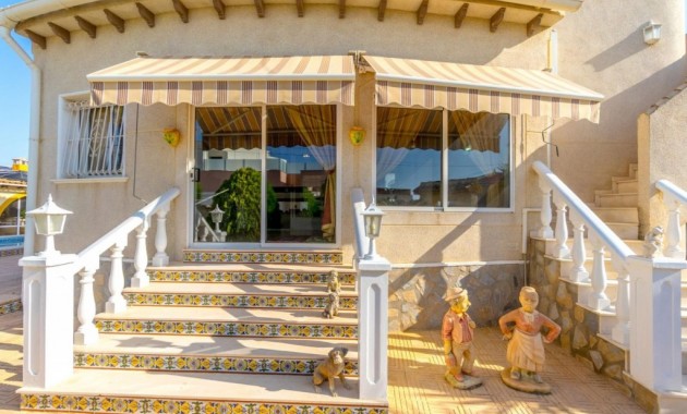 Sale - Villa -
Ciudad Quesada