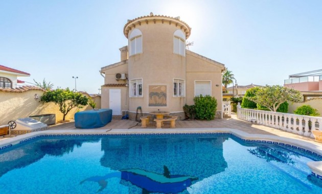 Sale - Villa -
Ciudad Quesada