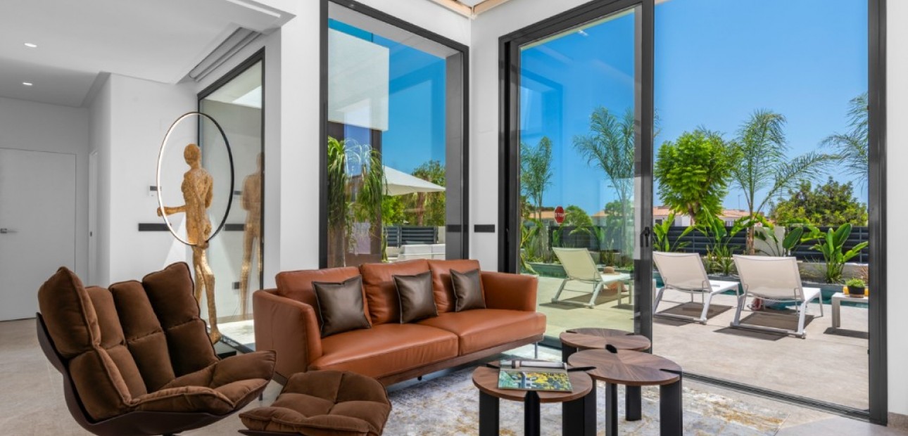 Sale - Villa -
Alicante - El Campello