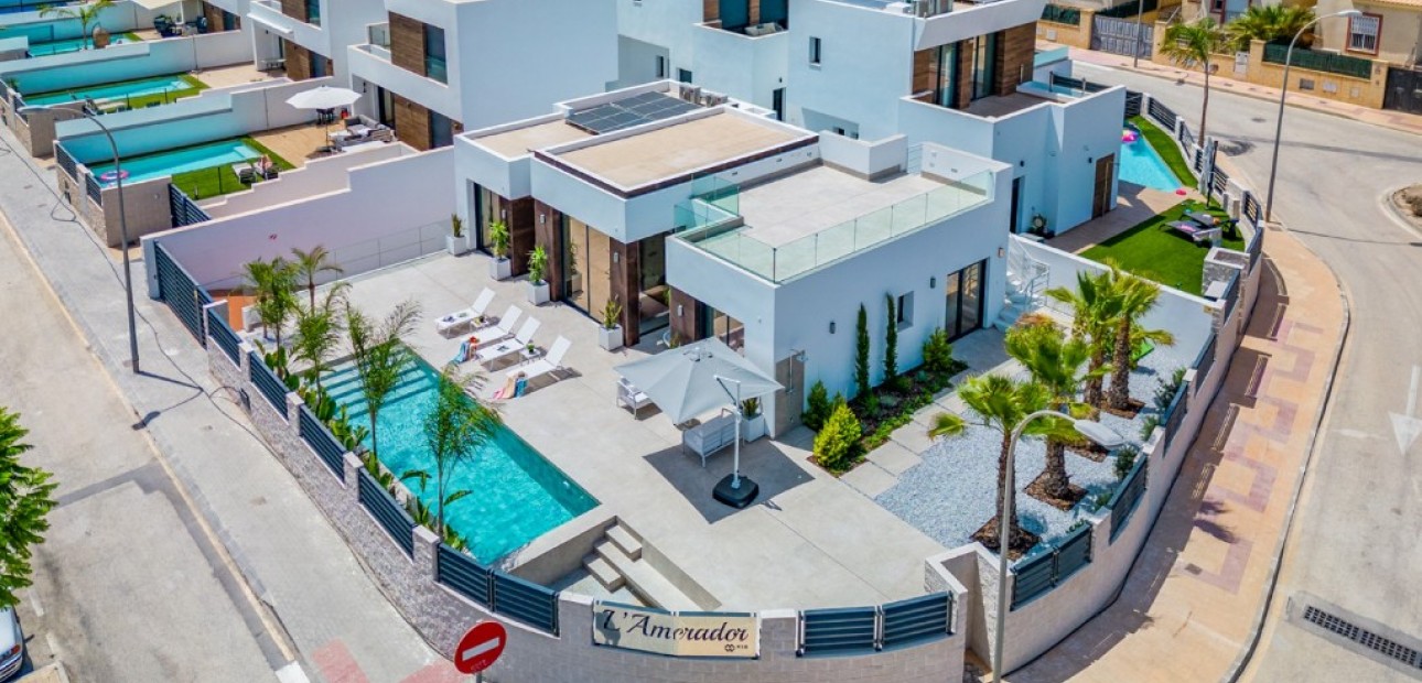 Sale - Villa -
Alicante - El Campello