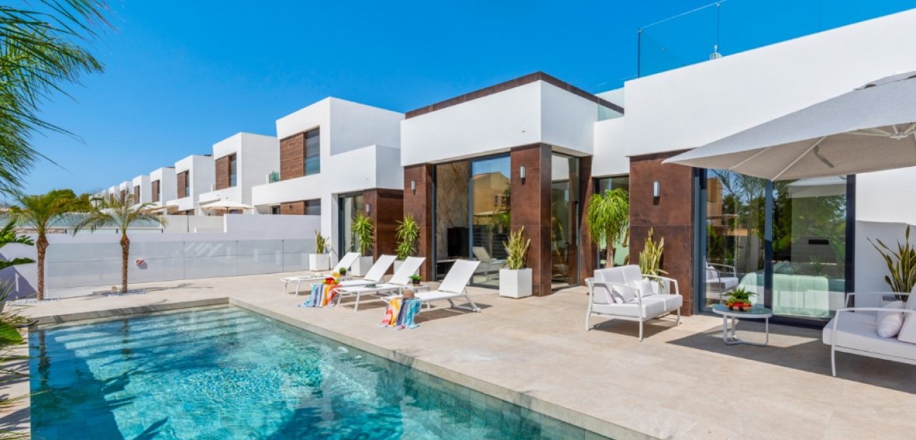 Sale - Villa -
Alicante - El Campello