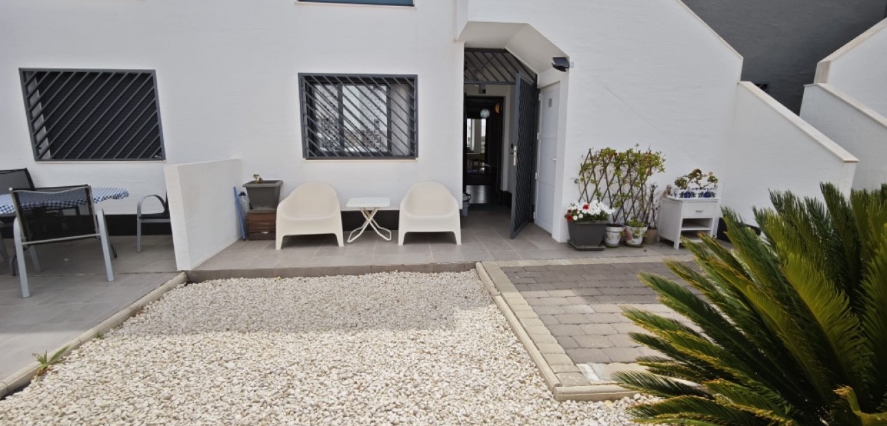 Sale - Apartment / flat -
Orihuela Costa - La Zenia