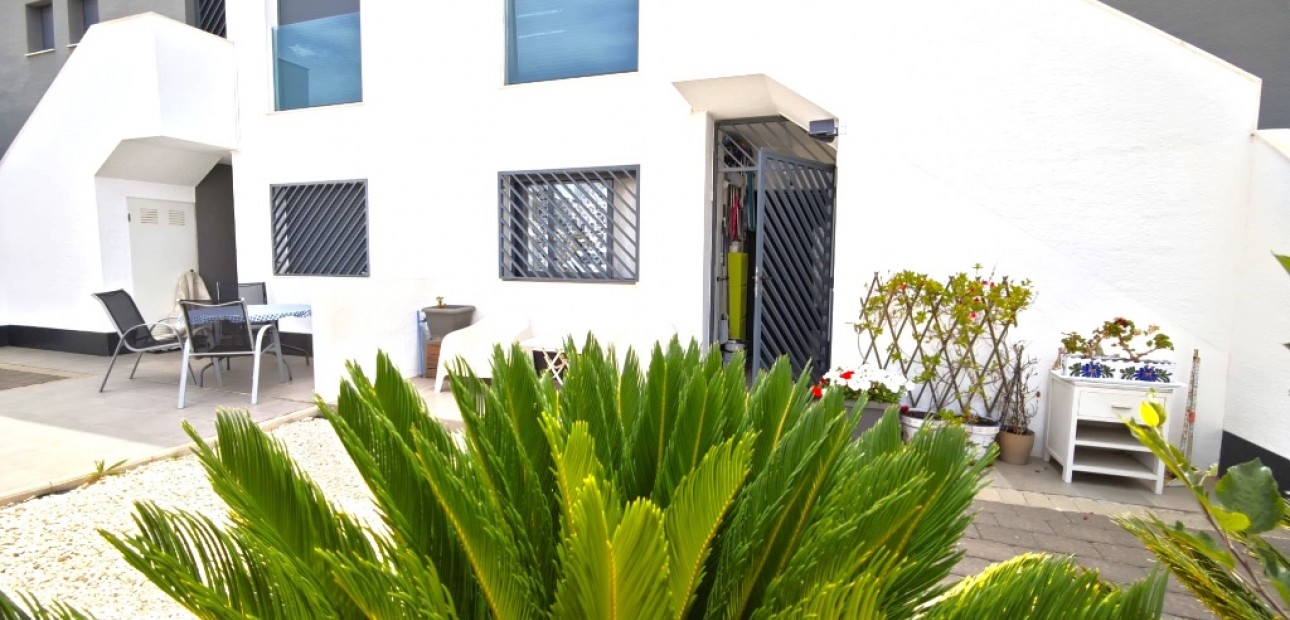 Sale - Apartment / flat -
Orihuela Costa - La Zenia