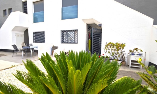 Sale - Apartment / flat -
Orihuela Costa - La Zenia