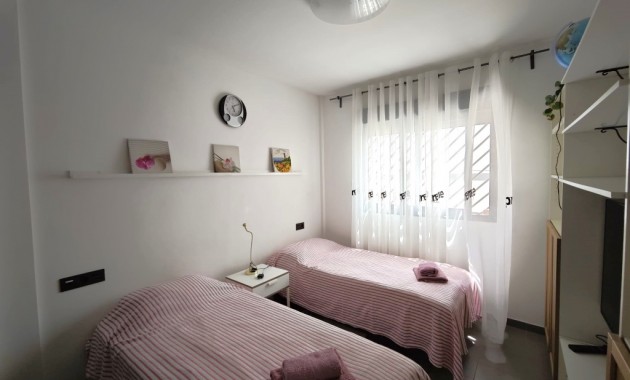 Sale - Apartment / flat -
Orihuela Costa - La Zenia