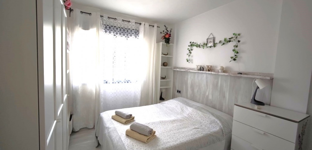 Sale - Apartment / flat -
Orihuela Costa - La Zenia