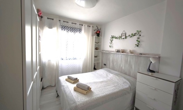 Sale - Apartment / flat -
Orihuela Costa - La Zenia