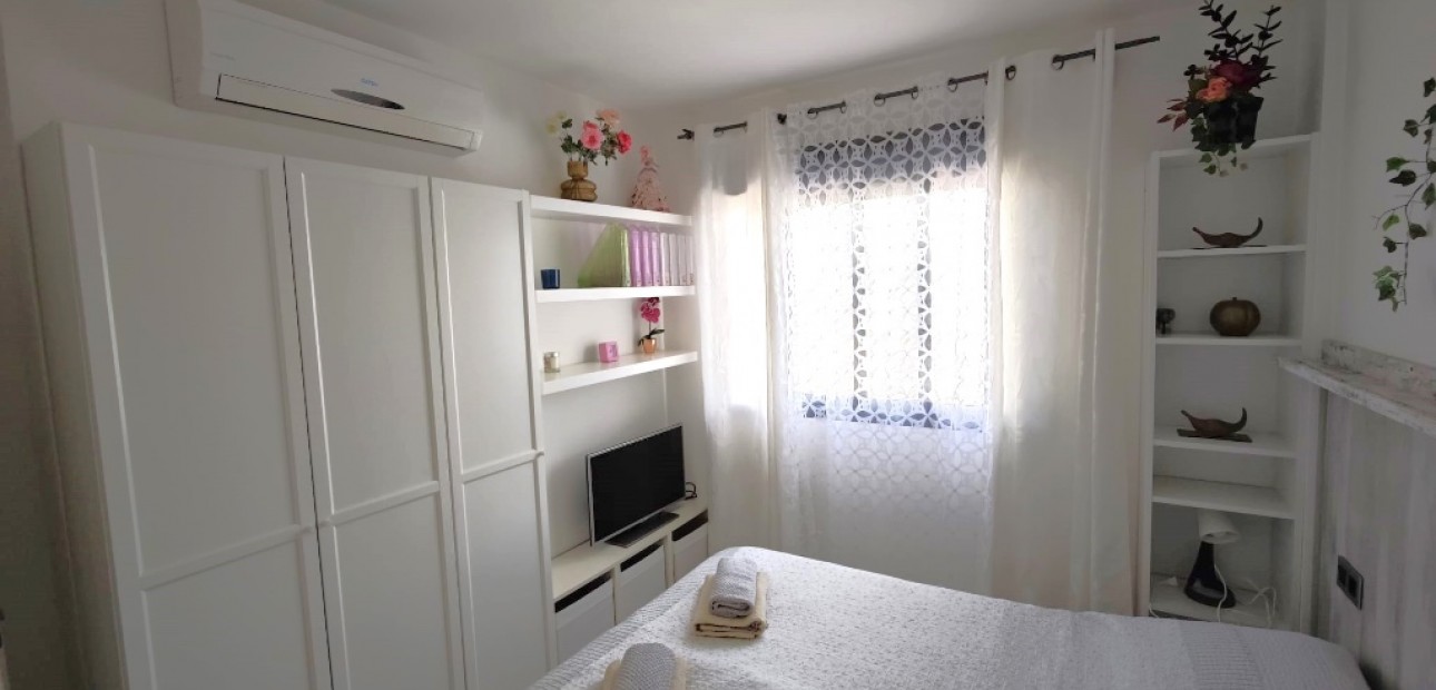 Sale - Apartment / flat -
Orihuela Costa - La Zenia