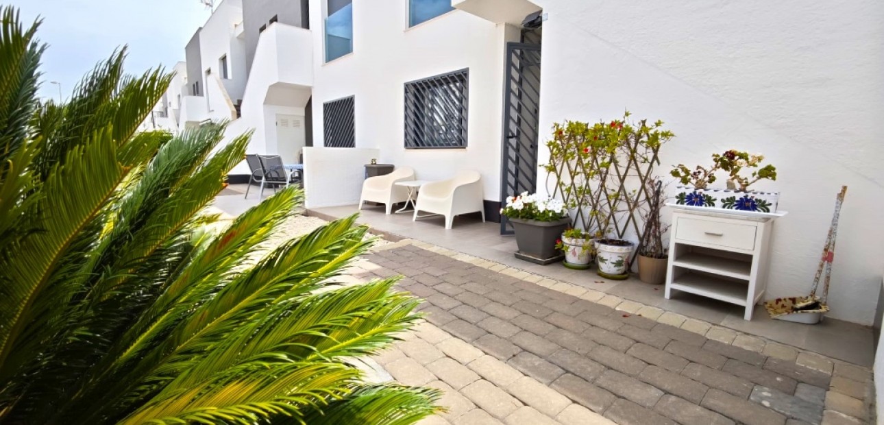 Sale - Apartment / flat -
Orihuela Costa - La Zenia