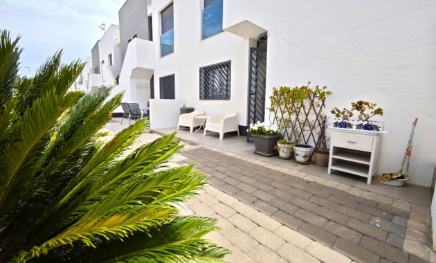 Sale - Apartment / flat -
Orihuela Costa - La Zenia