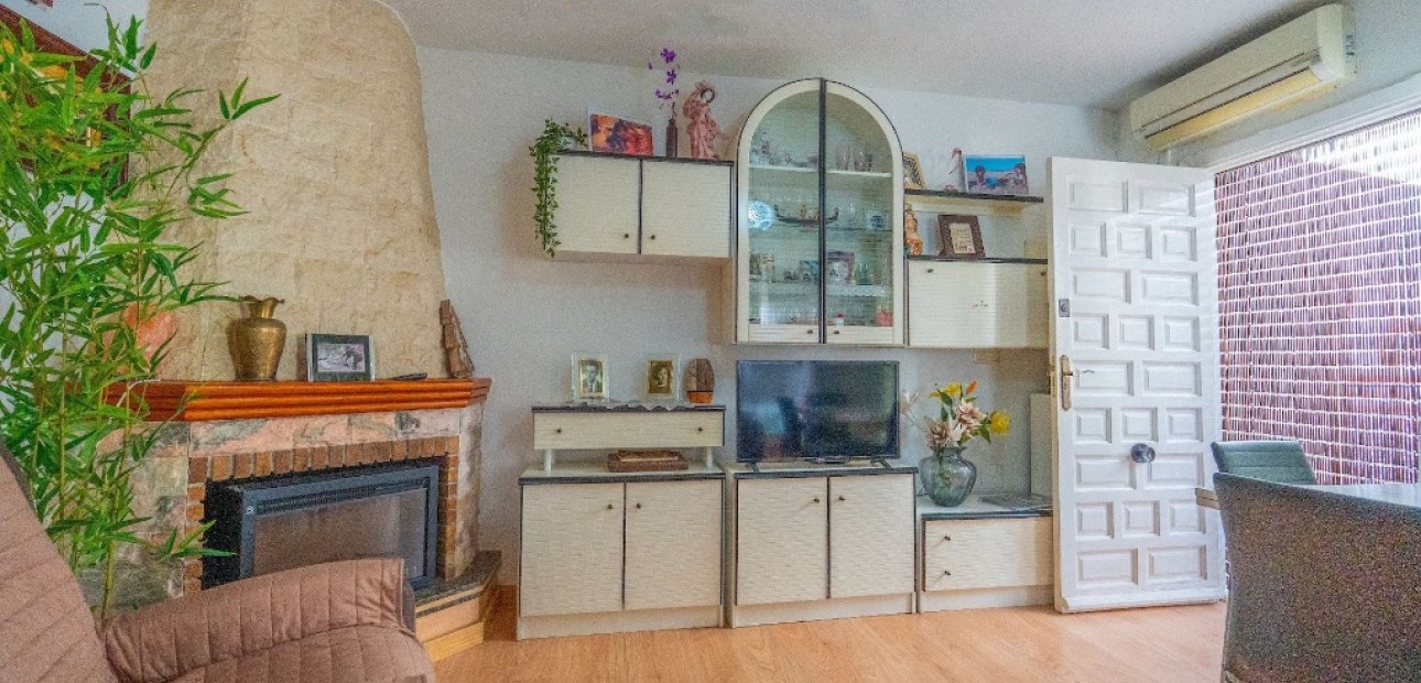 Herverkoop - Adosado -
Torrevieja