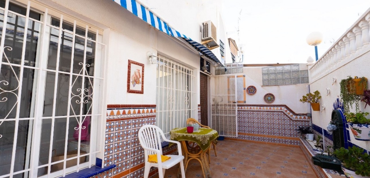 Herverkoop - Adosado -
Torrevieja